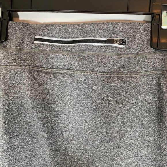 Athleta 2 in 1 Skirted Leggings Capri Medium - Picture 3 of 8